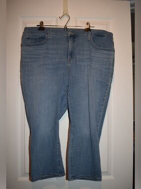 Levi's Women's 311 Skinny Capri Jeans in Light Blue